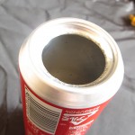 アルミ缶に穴を開ける