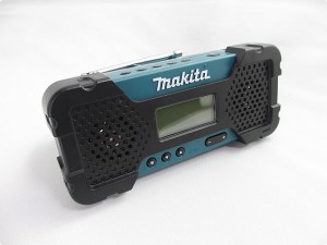 マキタ　充電式ラジオ　MR051