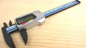 シンワ デジタルノギス カーボンファイバー製 100mm 19978