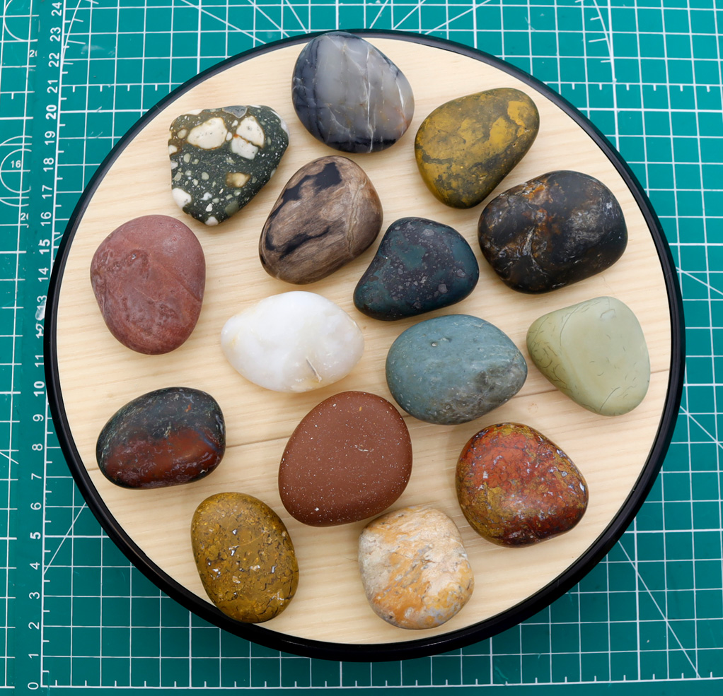 海岸で拾った色のついた石の仕上がり状態（#500）