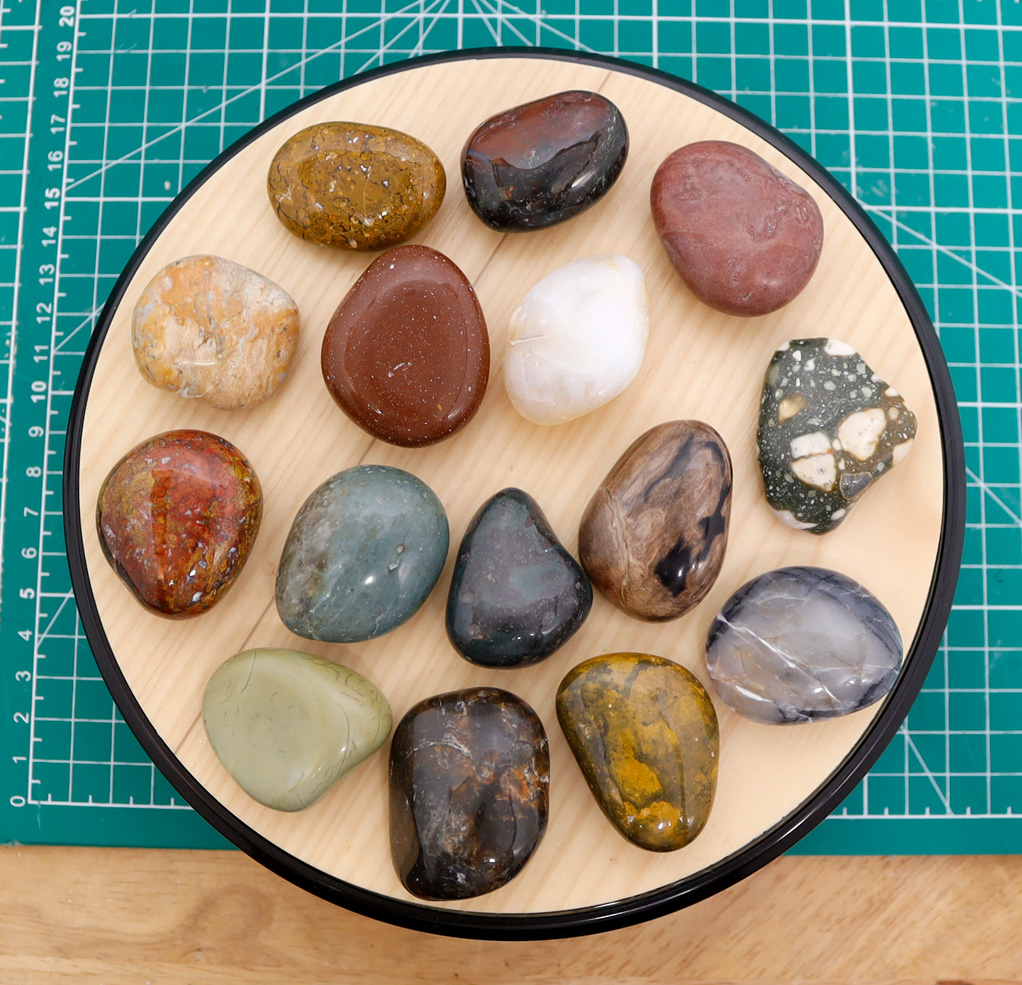 海岸で拾った色のついた石の仕上がり状態（#8000）