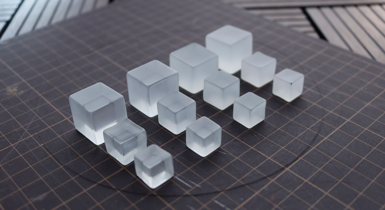 バレル研磨で透明度が増していく工作物