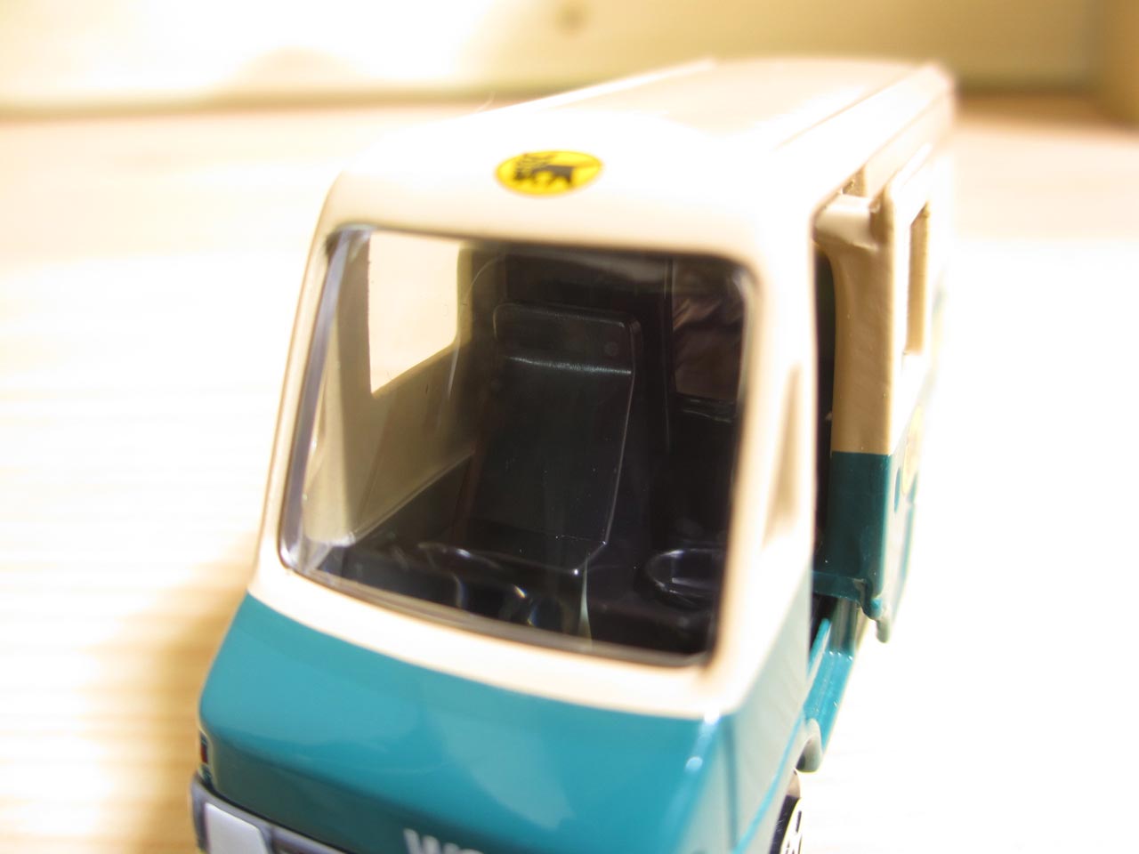 クロネコヤマト・ミニカー・ウォークスルーW号車(運転席+ハンドル)